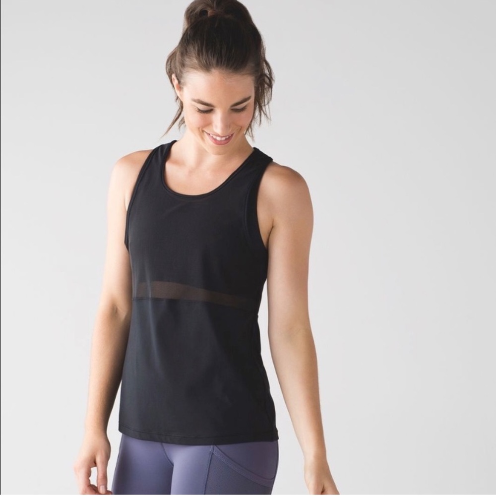 Lululemon black mesh fast as light tank built in bra size 4